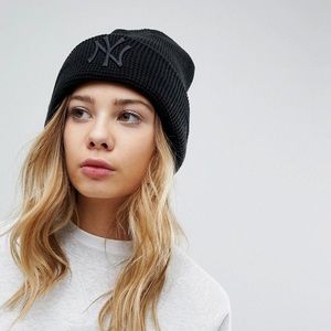 All Black New York Yankees Knit Beanie